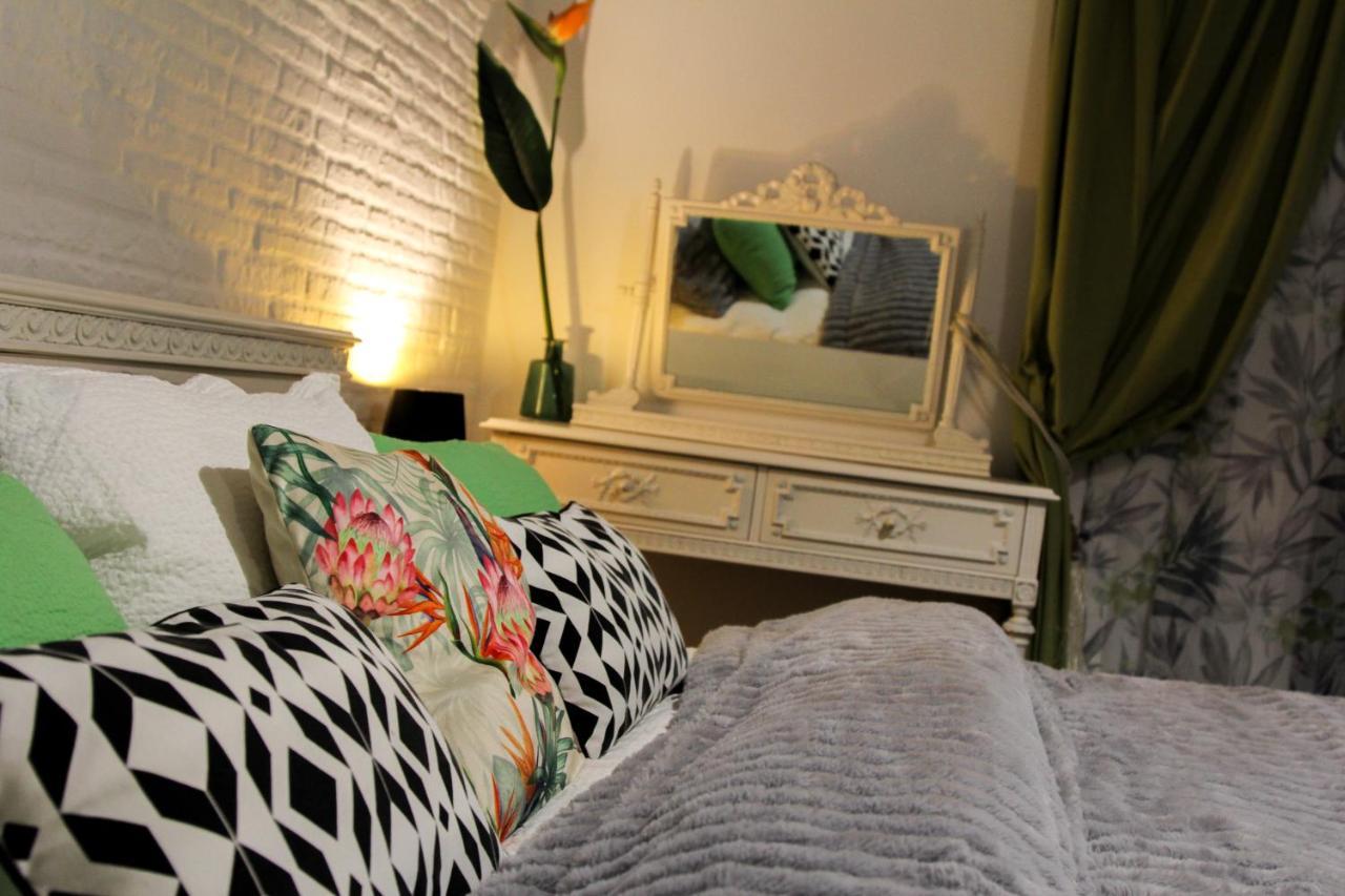 Cozy Cottage - Free Parking, Self Check-In Oradea Exterior foto